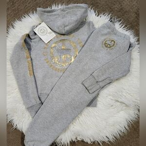 VS PINK rare find limited edition medium outfit. Pit to pit 20in